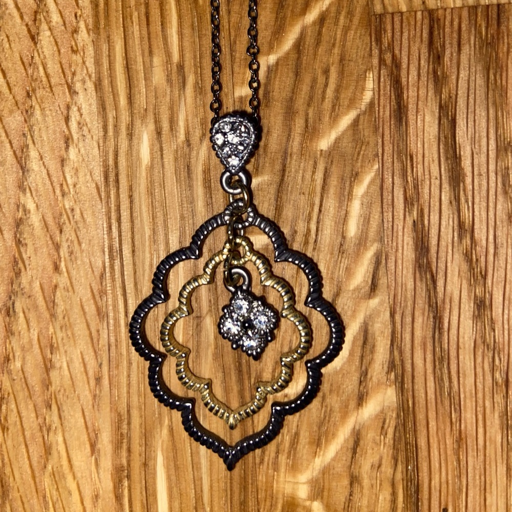 BEAUTIFUL black, gold and cubic zirconia pendant necklace!